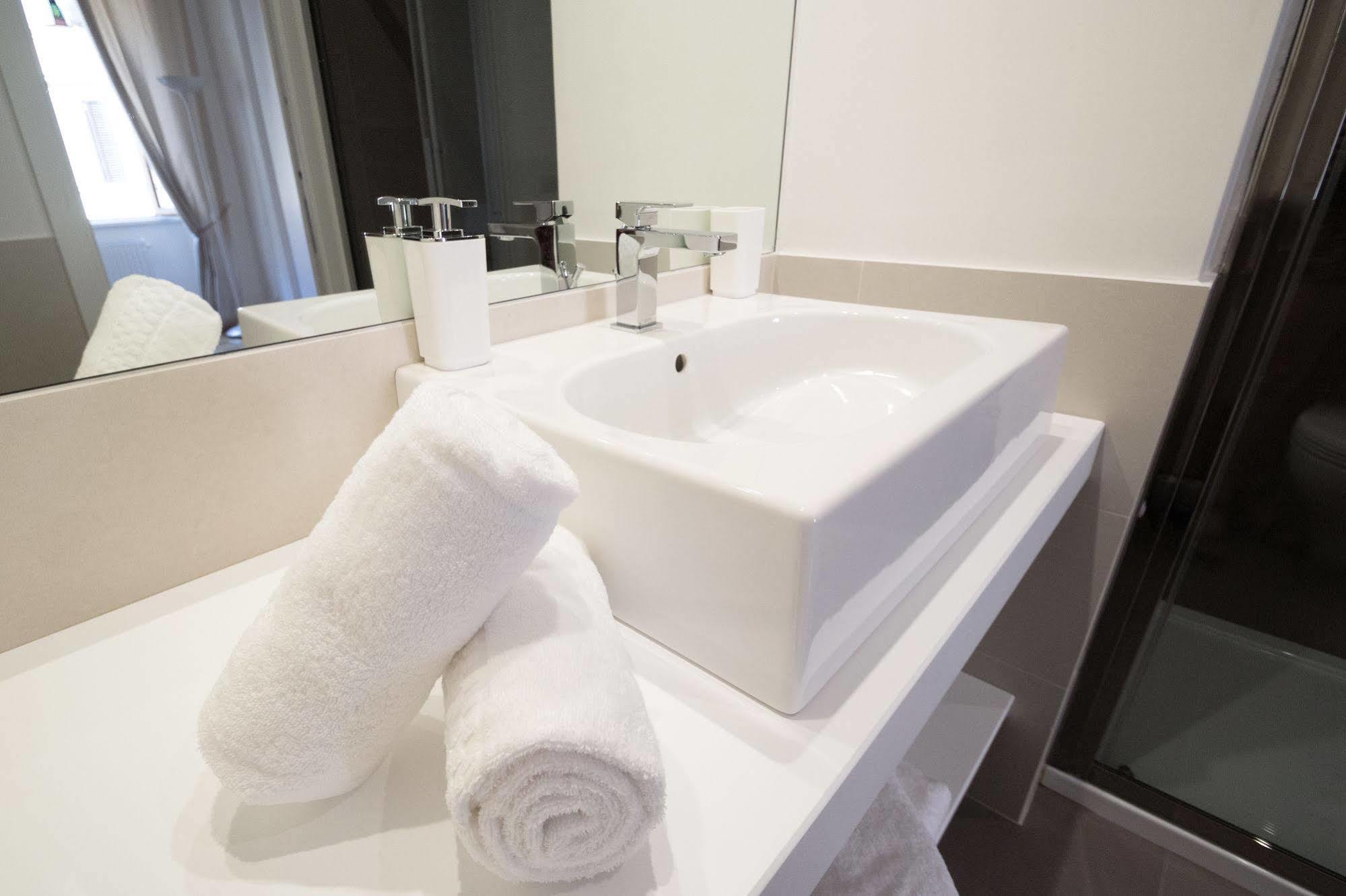 Vantaggio Suites Rome Exterior photo