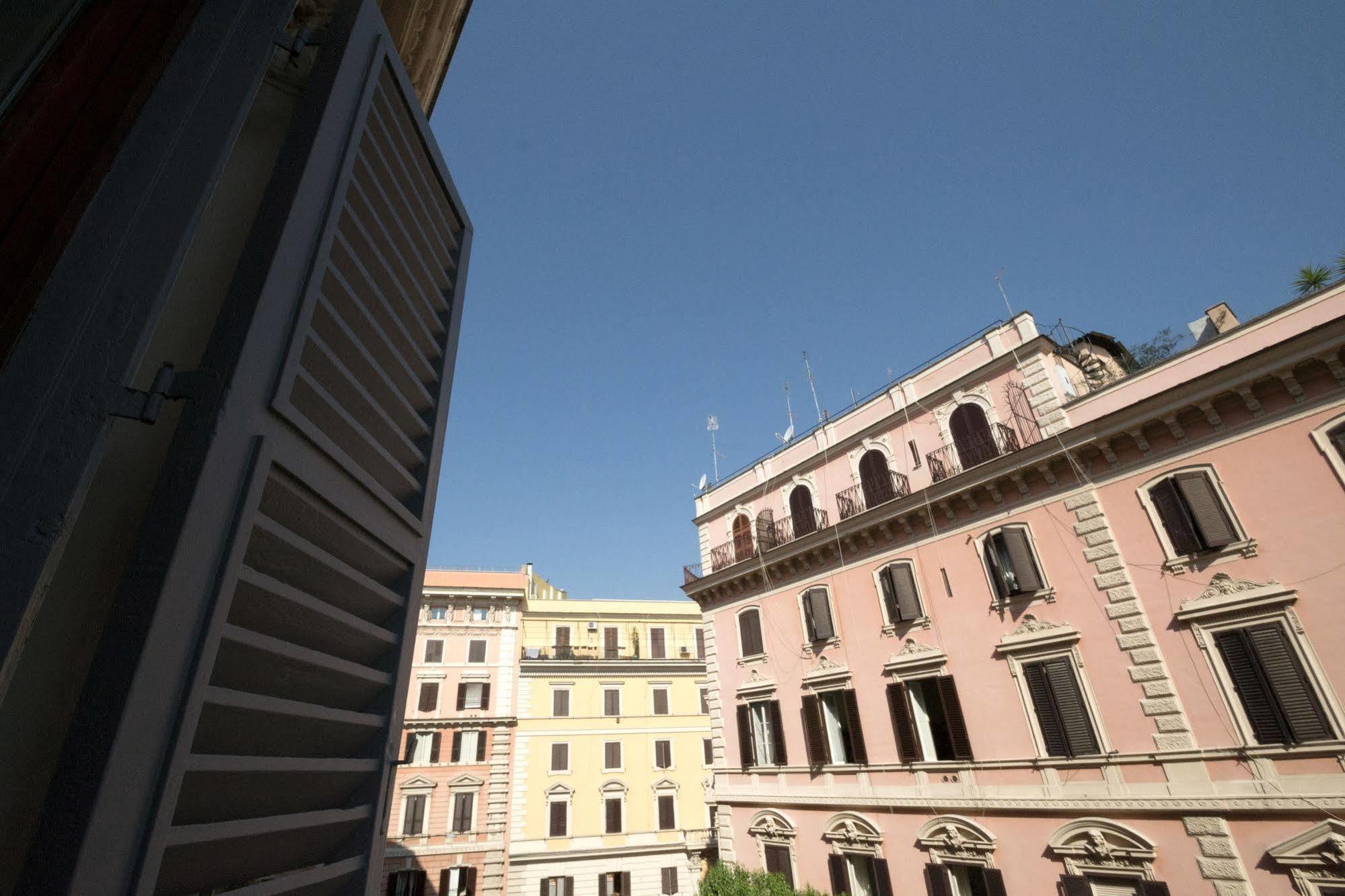 Vantaggio Suites Rome Exterior photo